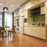 Platinum Suite Klcc @ Penguin Homes